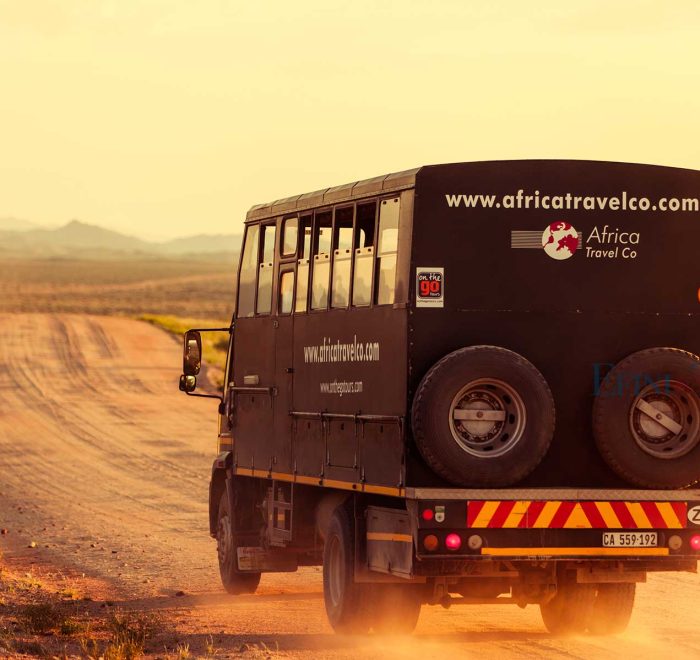 穿越非洲多国连线拼团游越野卡车