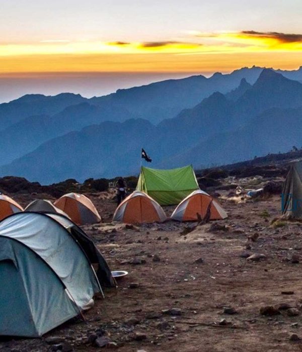 乞力马扎罗登山营地