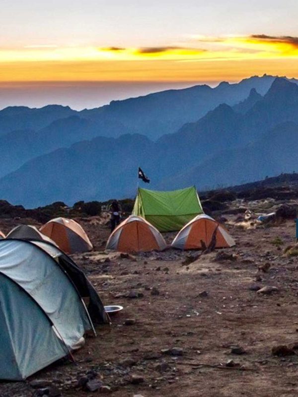 乞力马扎罗登山营地