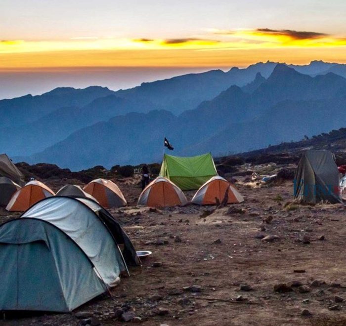 乞力马扎罗登山营地