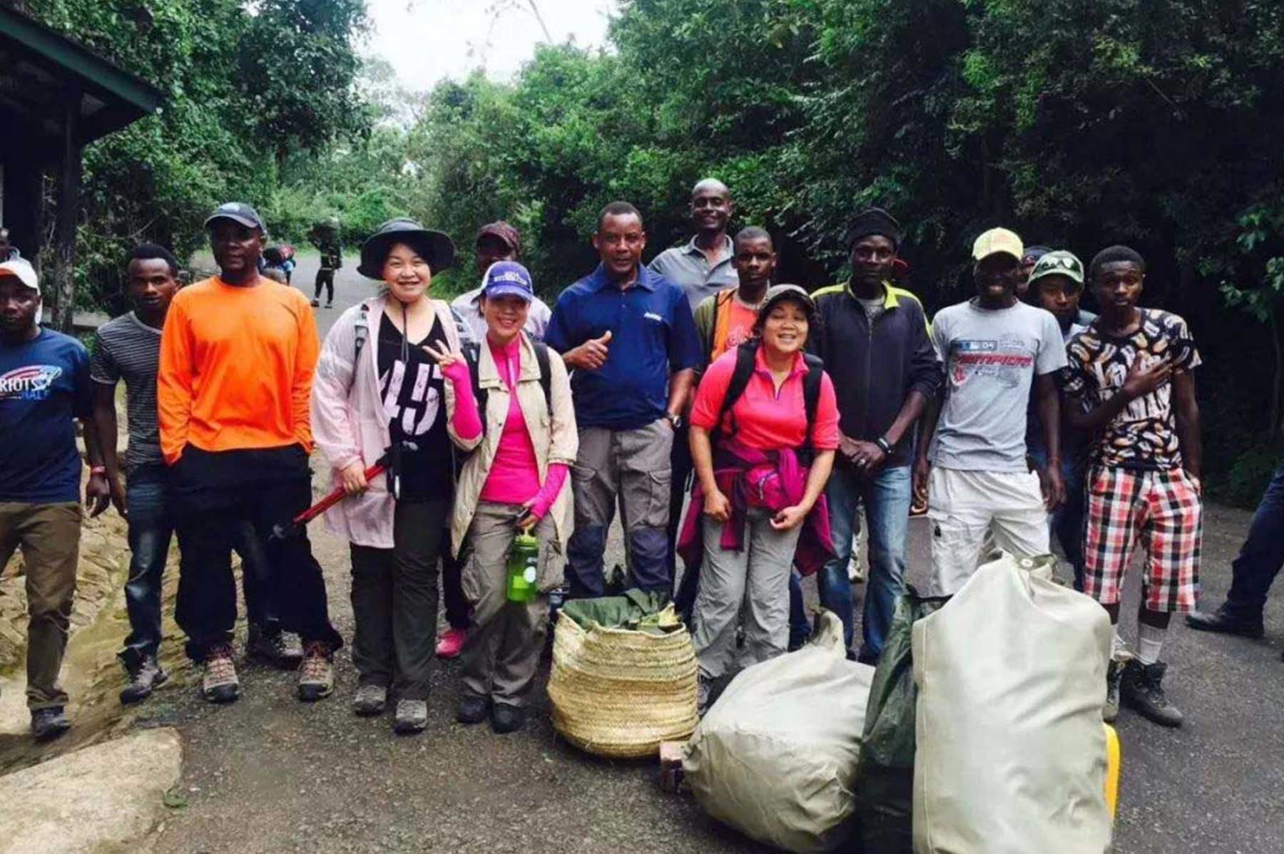 亿帆旅行团组攀登坦桑尼亚乞力马扎罗山