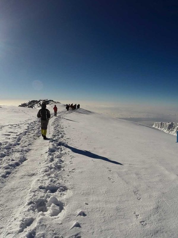 登顶非洲第一高峰乞力马扎罗雪山